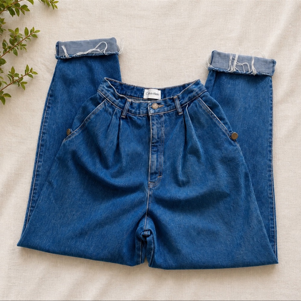 Vintage Calvin Klein Pleated Mom Jeans – High Rise Tapered Denim